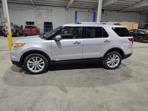 Used 2014 Ford Explorer Limited w/ Equipment Group 301A image 4