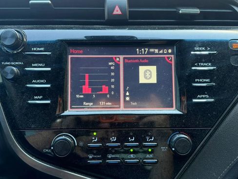 Used 2019 Toyota Camry LE image 14