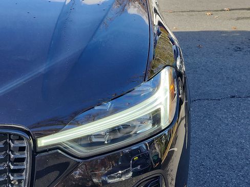 Certified 2024 Volvo XC60 T8 Ultimate w/ Protection Package Premier image 14