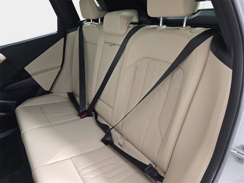 Used 2025 BMW X3 xDrive30i w/ Convenience Package image 17