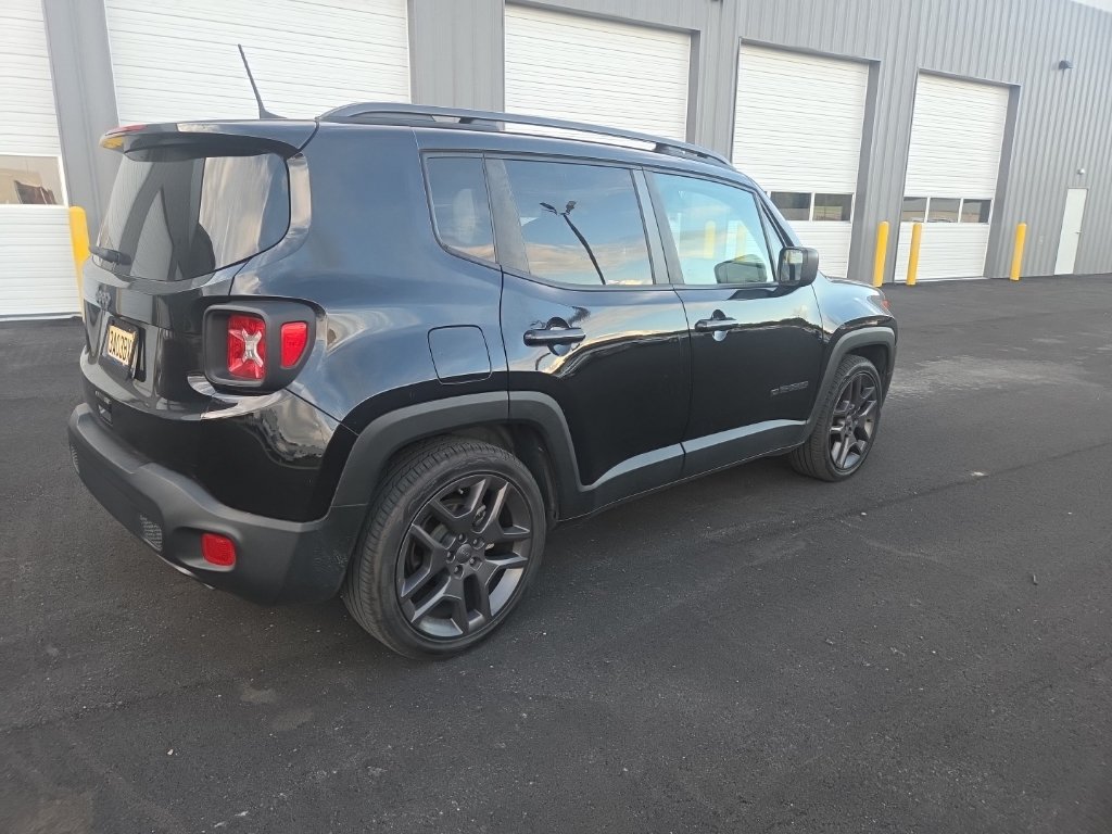 Used 2021 Jeep Renegade Latitude FWD image 15