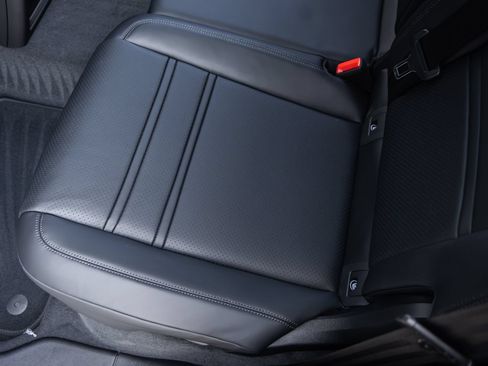 New 2026 Porsche Cayenne Coupe AWD/4WD image 35