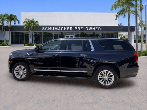 Used 2023 GMC Yukon XL SLT AWD/4WD image 4
