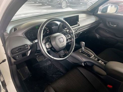 Used 2025 Honda HR-V Sport image 11