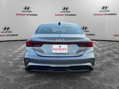 Used 2023 Kia Forte LXS w/ LXS Technology Package FWD image 4