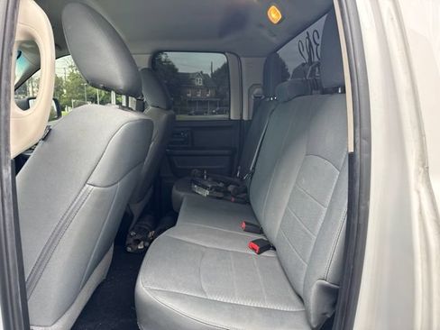 Used 2018 RAM 1500 Express w/ Express Value Package AWD/4WD image 12