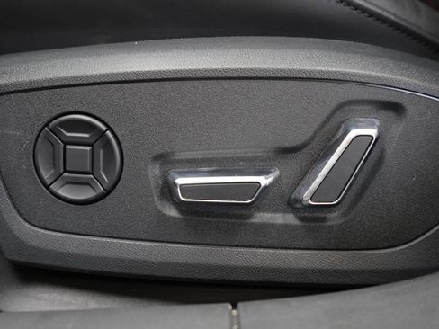 Used 2022 Audi RS 6 image 48