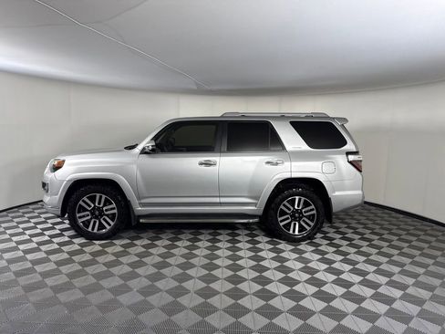 Used 2022 Toyota 4Runner Limited AWD/4WD image 2