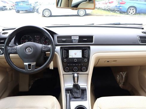 Used 2013 Volkswagen Passat TDI SE FWD image 9