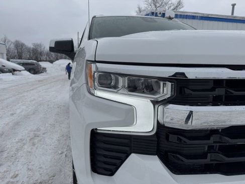 Used 2024 Chevrolet Silverado 1500 LT image 11