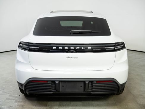 Used 2025 Porsche Macan Electric RWD image 30