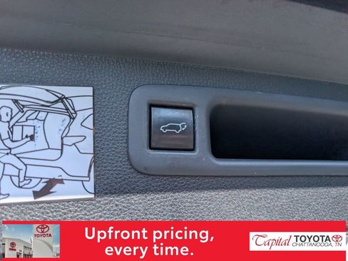 Used 2023 Toyota Highlander Bronze Edition image 11