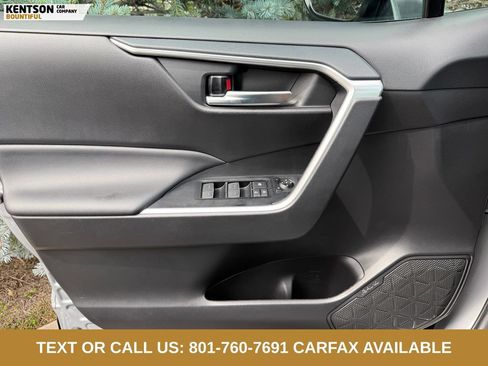Used 2025 Toyota RAV4 XLE AWD/4WD image 17