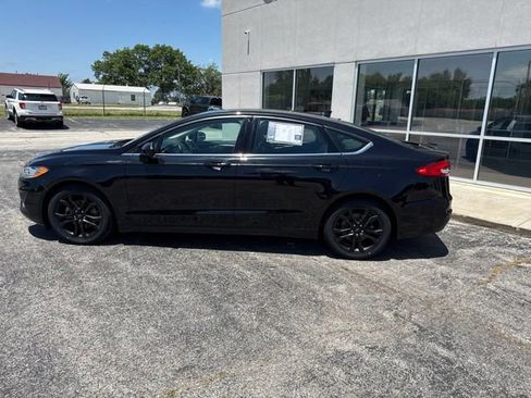 Used 2019 Ford Fusion SE w/ Equipment Group 151A FWD image 8