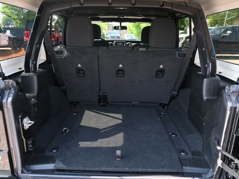Used 2023 Jeep Wrangler Unlimited Sport AWD/4WD image 32