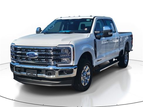 Certified 2025 Ford F250 Lariat w/ Chrome Package image 2