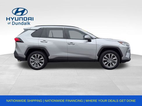 Used 2021 Toyota RAV4 XLE Premium image 3