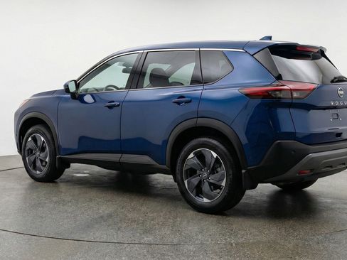 Used 2025 Nissan Rogue SV AWD/4WD image 6