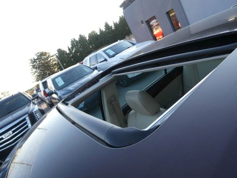 Used 2011 Toyota Avalon Limited image 11