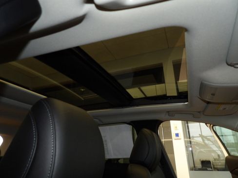 Used 2025 MAZDA CX-50 AWD 2.5 Hybrid w/ Weather Package image 16