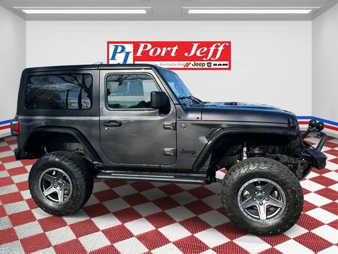 Used 2025 Jeep Wrangler Sport image 3