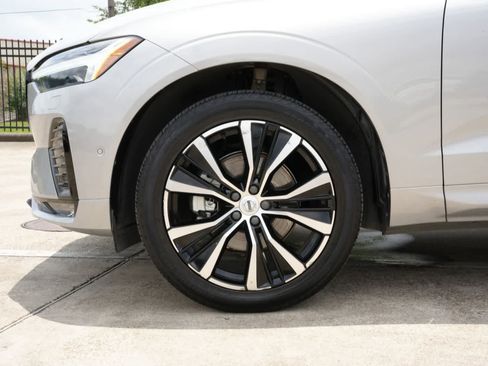 Used 2025 Volvo XC60 B5 Plus w/ Protection Package Premier AWD/4WD image 24