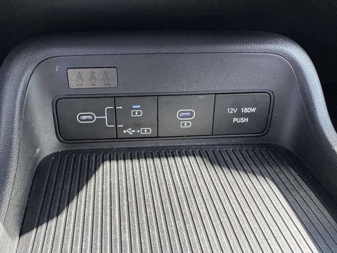 Used 2024 Hyundai Kona SEL AWD/4WD image 32
