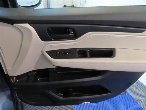 Used 2025 Honda Odyssey EX-L image 34