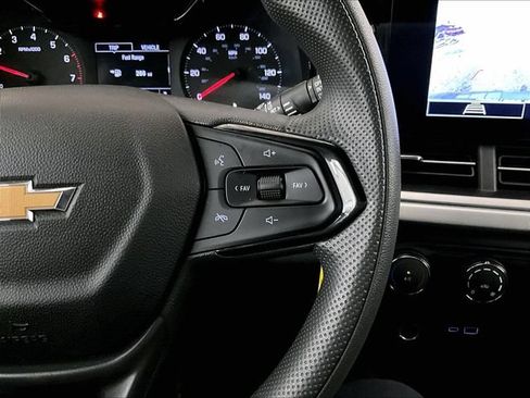 Used 2026 Chevrolet Trax LS FWD image 17