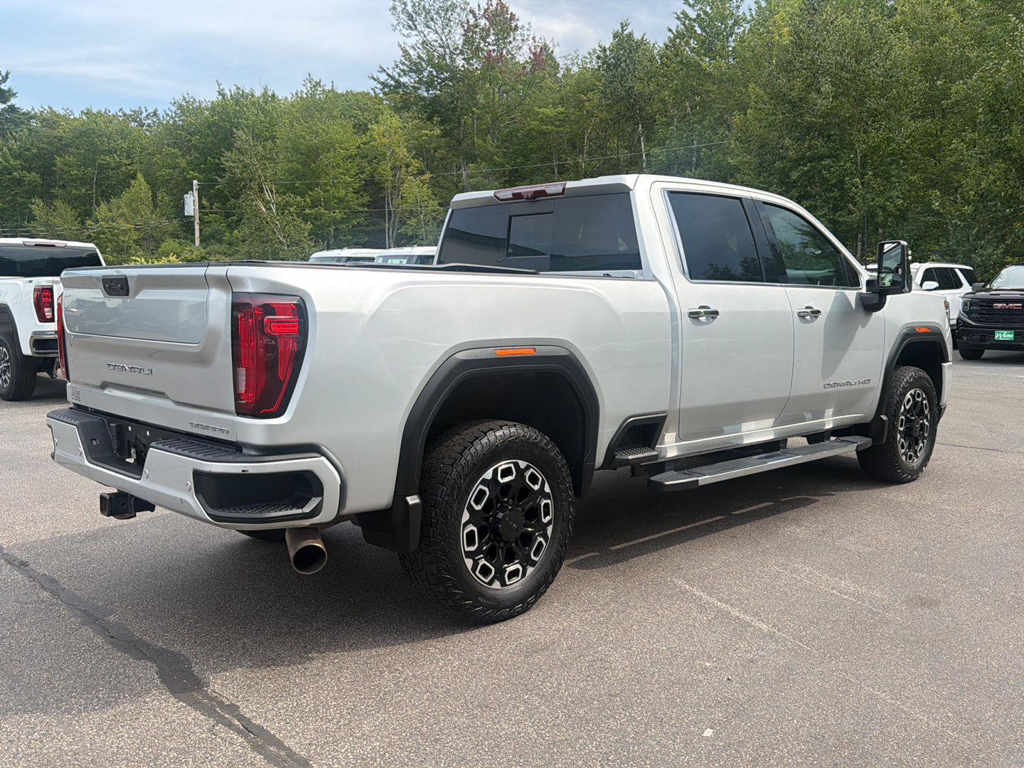Certified 2022 GMC Sierra 2500 Denali w/ Denali Ultimate Package AWD/4WD image 5