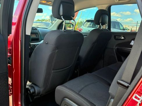 Used 2018 Dodge Journey SE w/ Connectivity Group FWD image 15