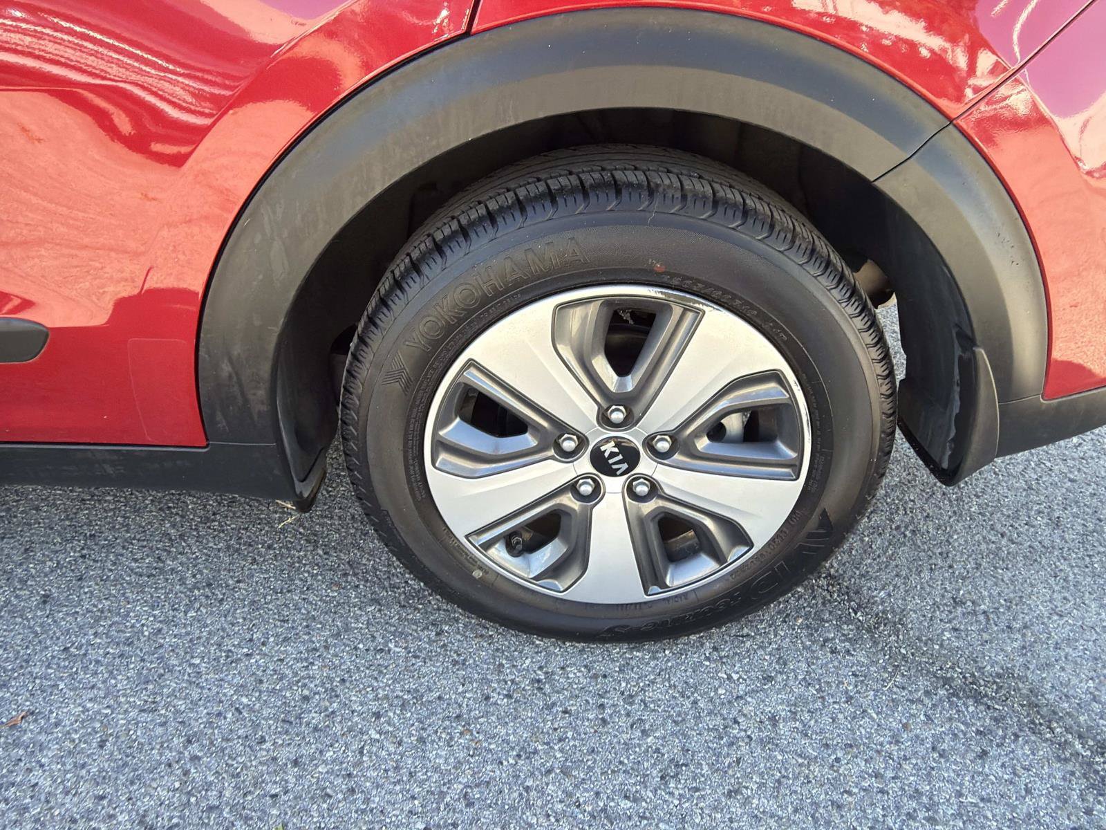 Used 2019 Kia Niro LX FWD image 6