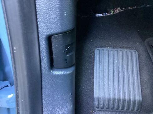 Used 2023 Ford F150 XLT image 59