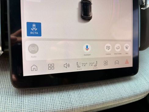 Certified 2025 Volvo EX30 Plus w/ Climate Package image 29