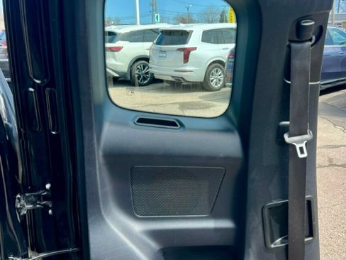 Used 2016 Toyota Tacoma SR image 13