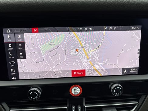 Certified 2025 Porsche Macan image 21