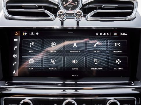 Used 2022 Bentley Bentayga AWD/4WD image 71
