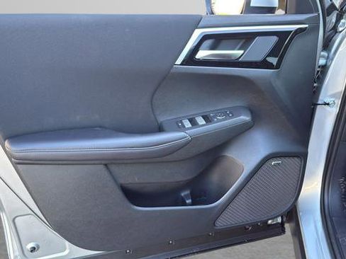 New 2026 Mitsubishi Outlander ES image 10