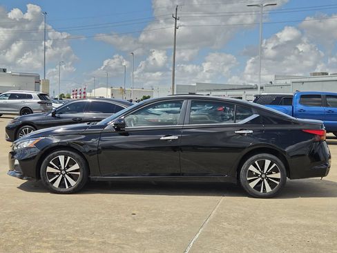 Used 2022 Nissan Altima 2.5 SV AWD/4WD image 6