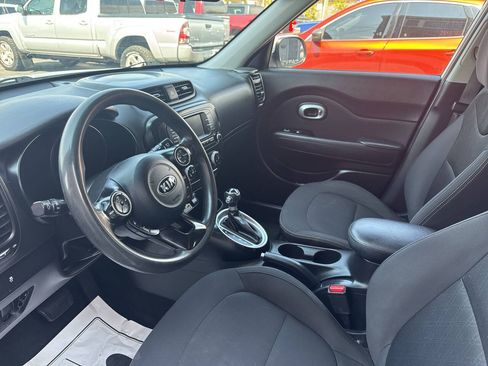 Used 2018 Kia Soul FWD image 15