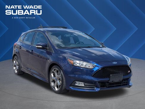 Used 2017 Ford Focus ST FWD image 1