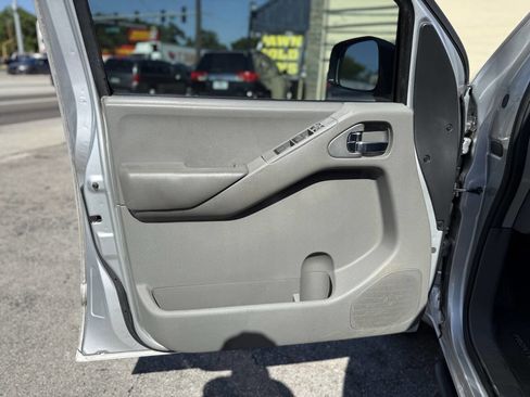 Used 2014 Nissan Frontier Desert Runner image 10