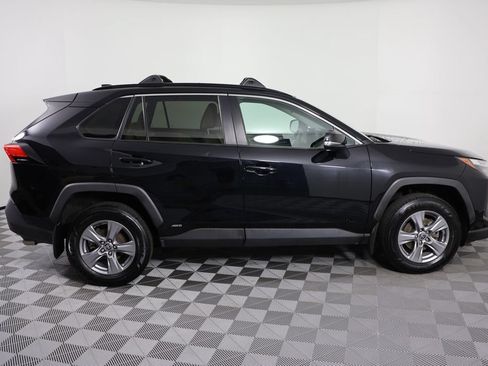 Used 2022 Toyota RAV4 XLE w/ Convenience Package AWD/4WD image 9