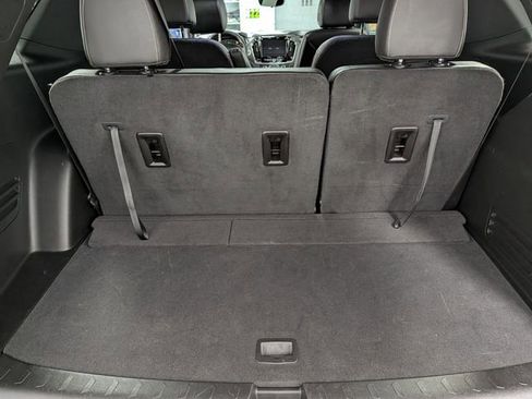 Used 2023 Chevrolet Traverse LT w/ LT Premium Package AWD/4WD image 17