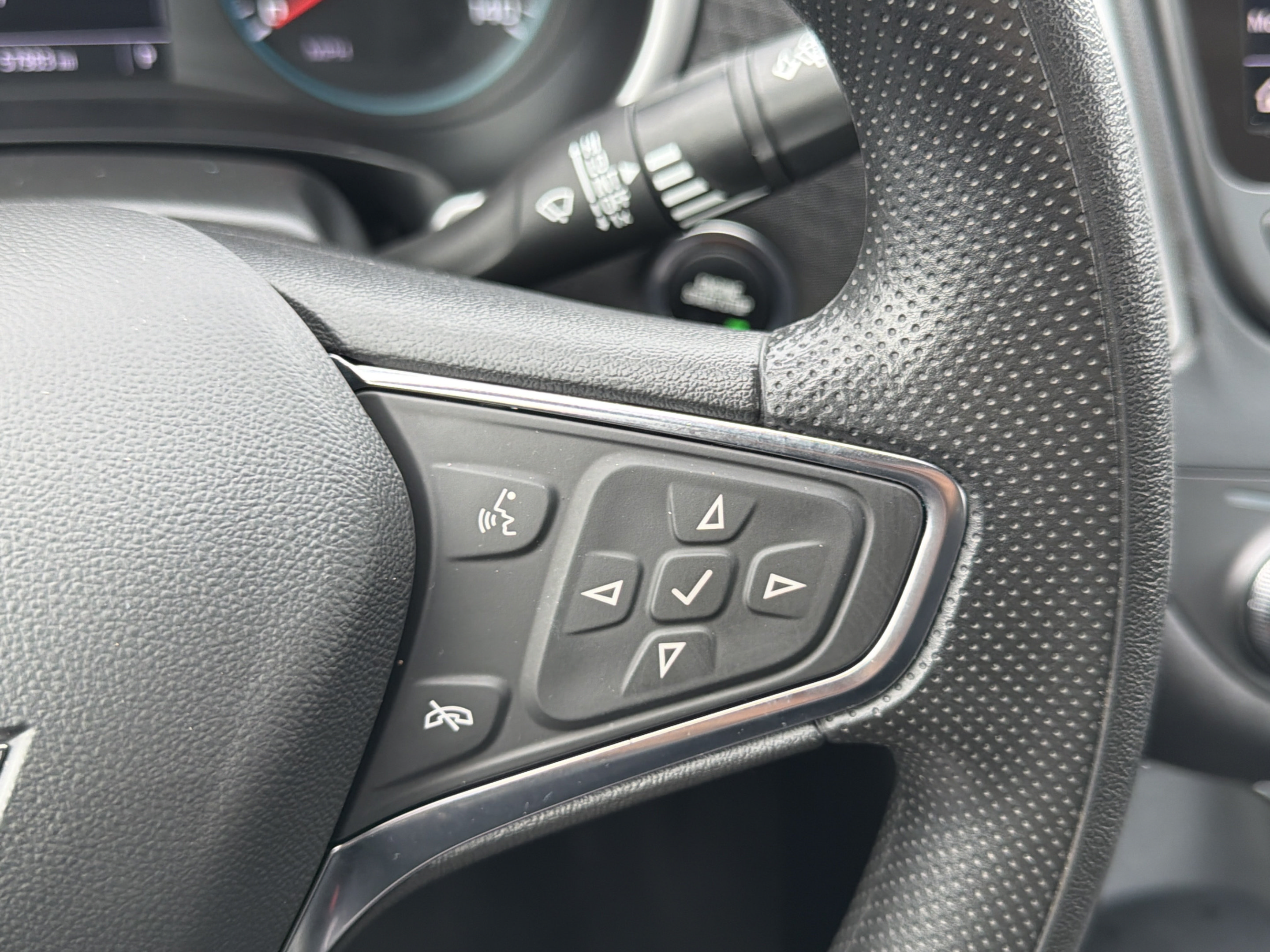 Used 2025 Chevrolet Malibu LT FWD image 23