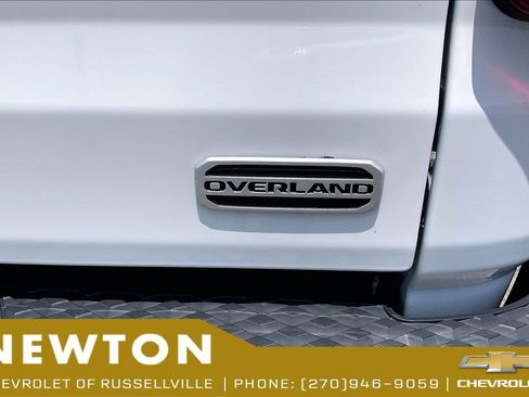 Used 2020 Jeep Gladiator Overland AWD/4WD image 8