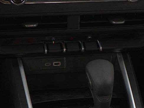 Used 2025 Chevrolet Colorado W/T w/ WT Convenience Package II RWD image 20