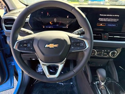 Used 2024 Chevrolet TrailBlazer LT w/ Convenience Package AWD/4WD image 23