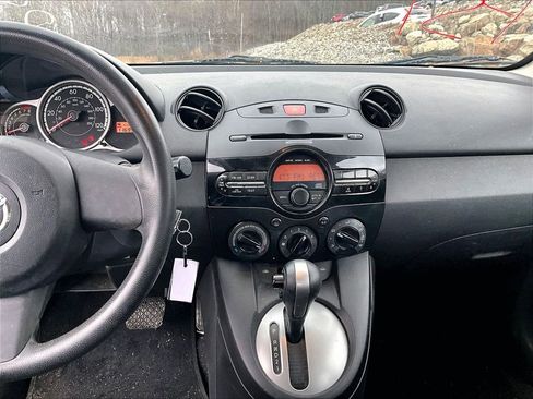 Used 2014 MAZDA MAZDA2 Sport image 19