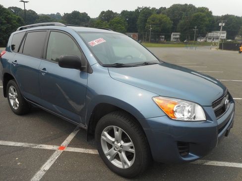 Used 2012 Toyota RAV4 4WD w/ Upgrade Value Pkg image 2